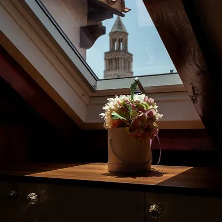 アパートメンツ　カレタ *